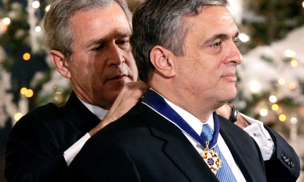 George Tenet: Ο Έλληνας πρώην διευθυντής της CIA... σήμερα τραπεζίτης